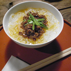 ピリ辛のビーフン